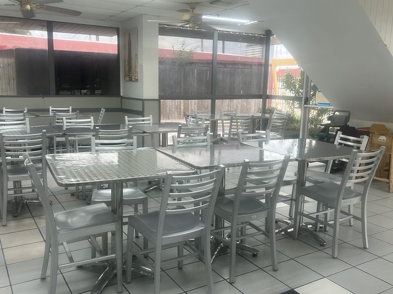 Jones Fried Chicken interior